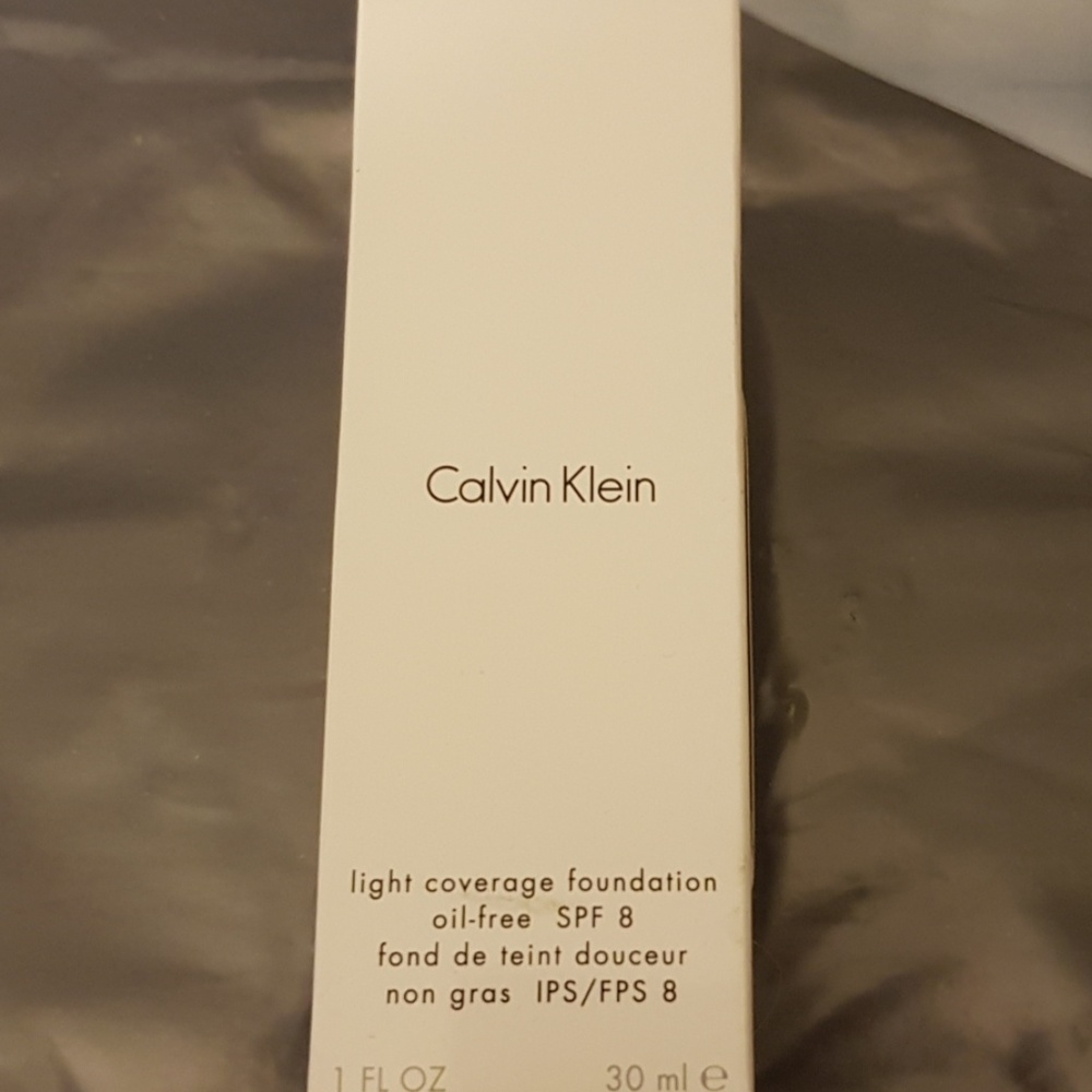 🚫SOLD🚫 Calvin Klein Light Coverage Foundation